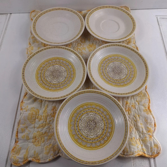 5 Vintage Franciscan Hacienda Gold Beige Saucers - 6 3/8" - Picture 2 of 5